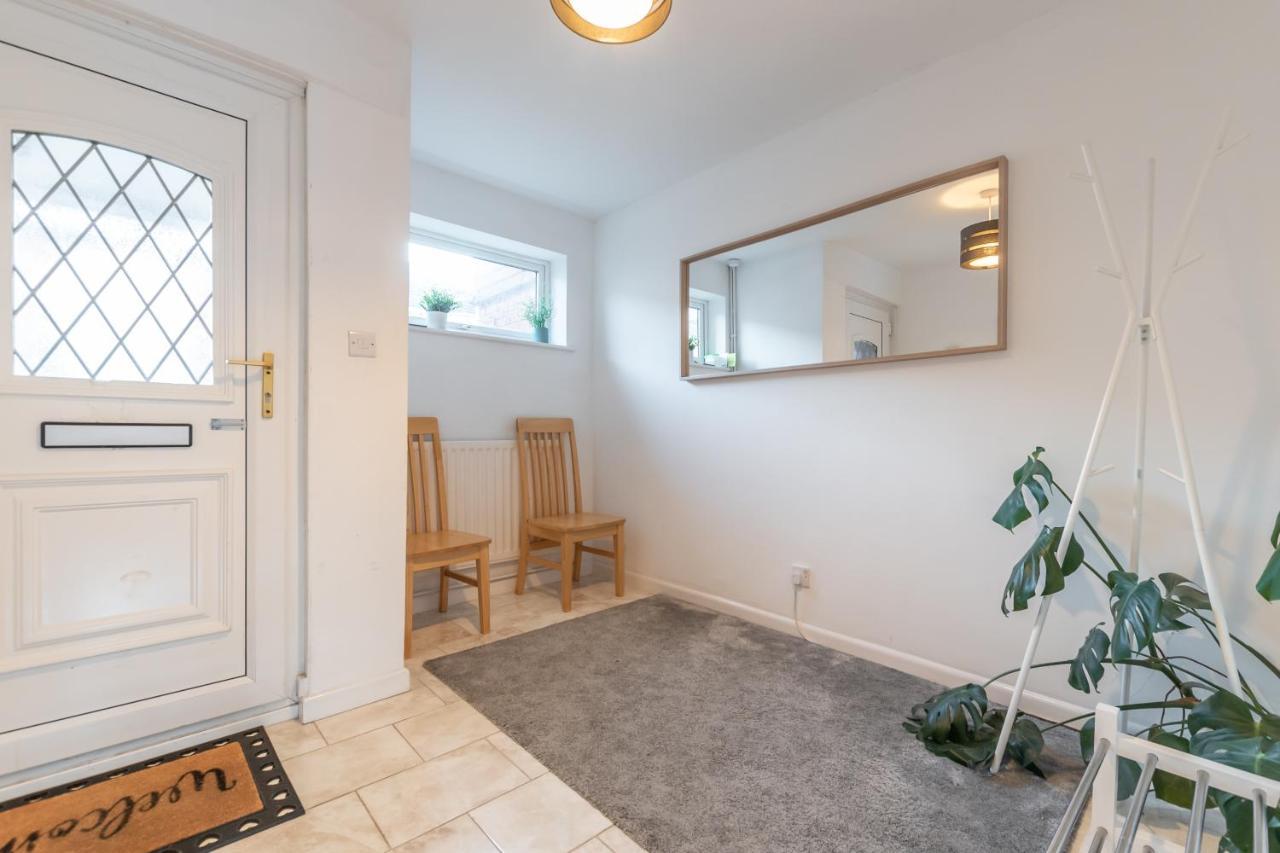 Best Price! Large Home For 4 - Smart Tv - Comfy Beds - Garden - 4 Single Beds Or 2 Doubles! Portsmouth Bagian luar foto